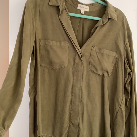 cloth & stone Tops - Cloth & Stone Army Green Button Down Top